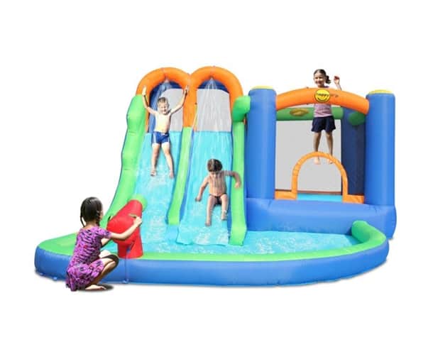 מגלשת מים כפולה משולבת קפיצה
